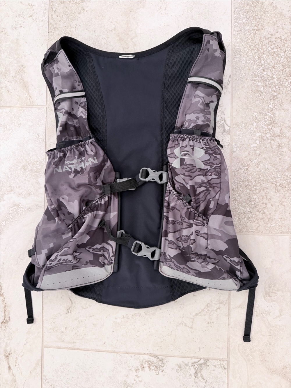 Under Armour/Nathan Infinite 8L Race Vest